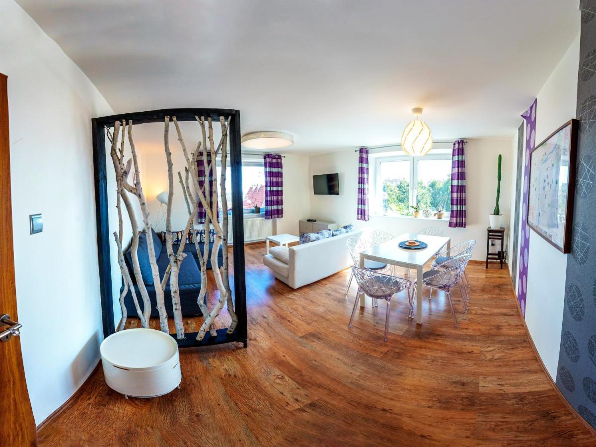 Apartment Pod Sychrovem Prag Exteriör bild